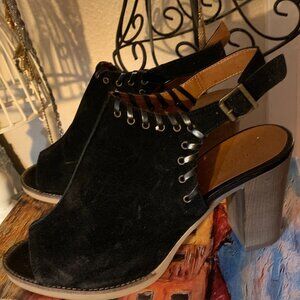 Black, size 10m Bella Vita peep-toe shoes